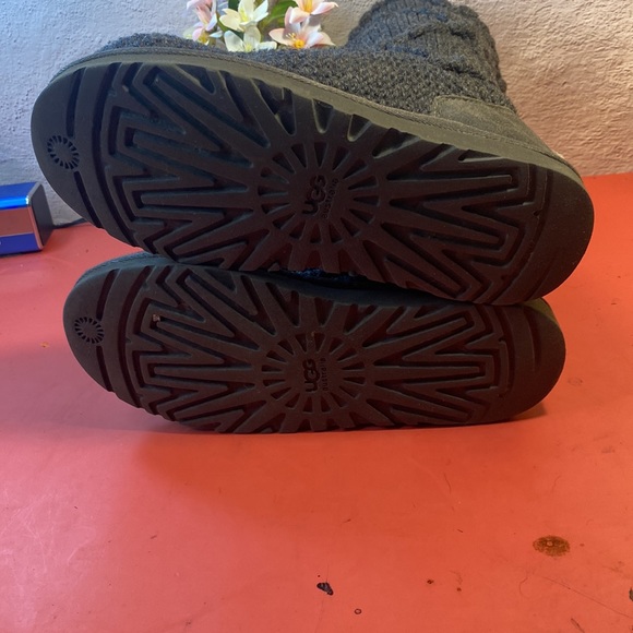 Ugg boots SZ 7 - Picture 5 of 7